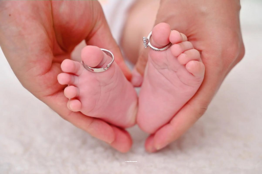 诸暨怎样给宝宝喂奶